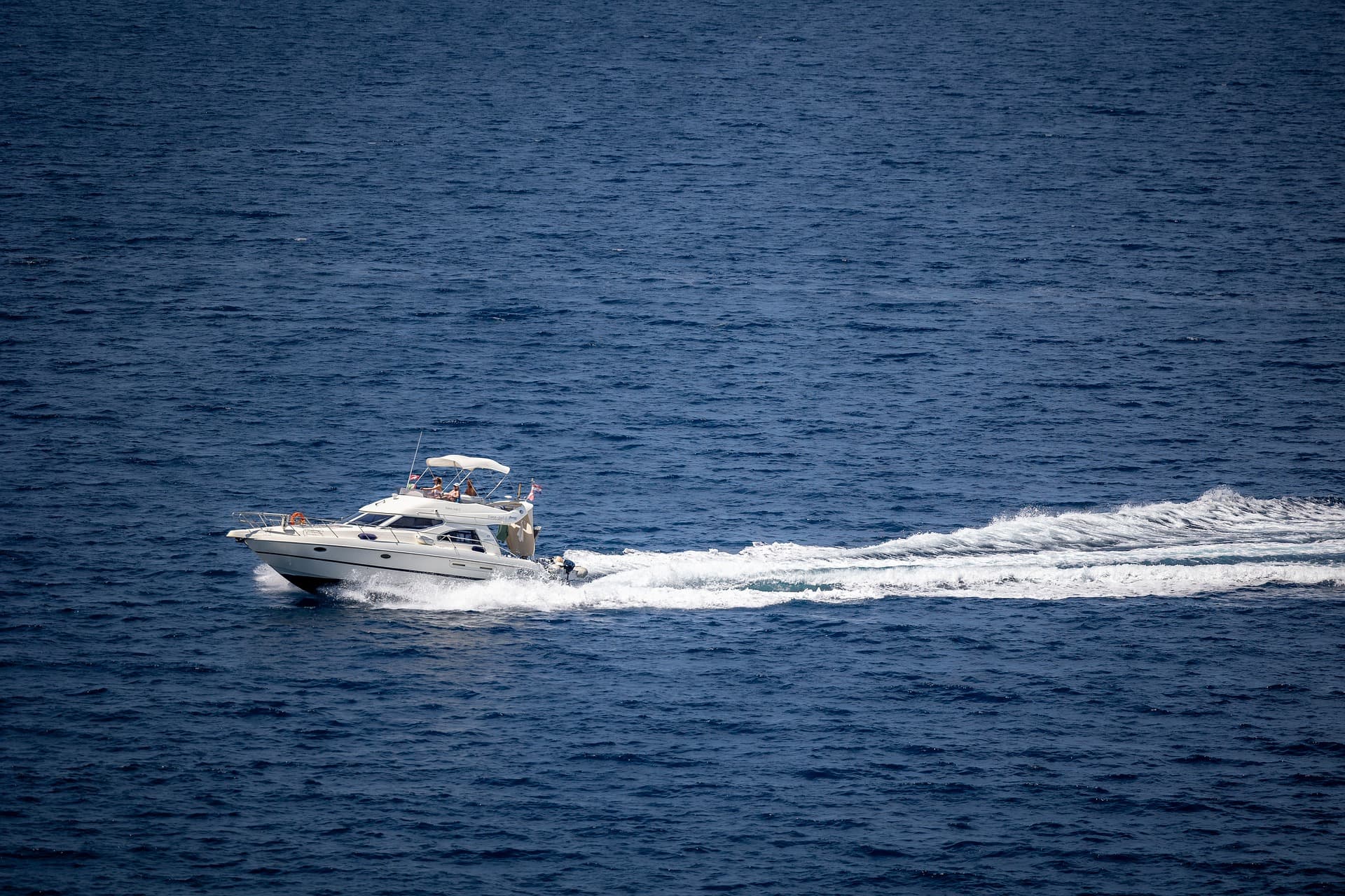 Luxury sailing experience in Lisbon
